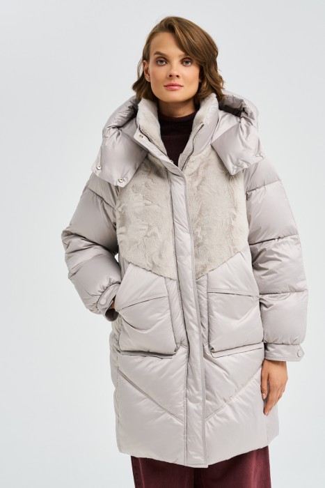 зимняя куртка с капюшоном от бренда снежная королева вид слева