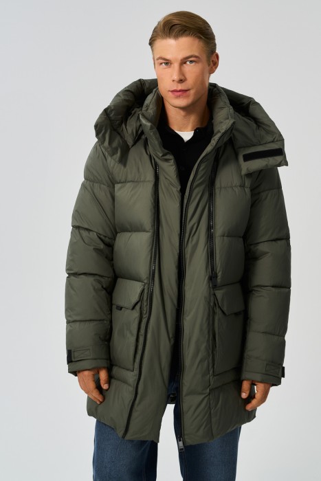 зимняя куртка с капюшоном от бренда снежная королева вид слева