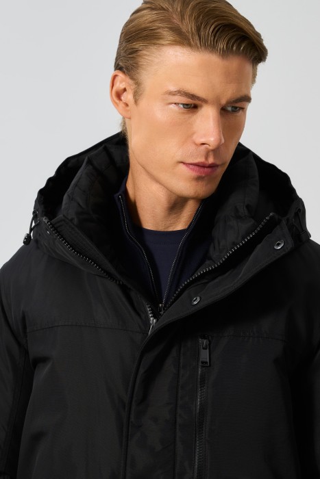 зимняя куртка с капюшоном из россии вид сбоку