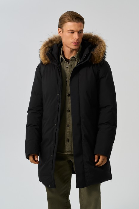 зимняя куртка с капюшоном от бренда снежная королева вид слева