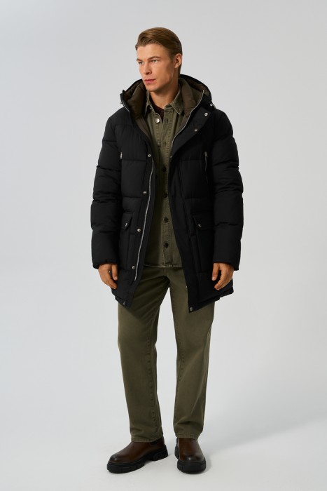 зимняя куртка с капюшоном из россии вид сбоку