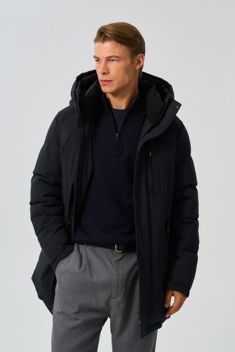 зимняя куртка с капюшоном от бренда снежная королева вид слева