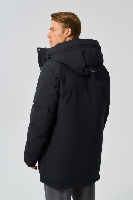 зимняя куртка с капюшоном по цене 5370 руб вид справа