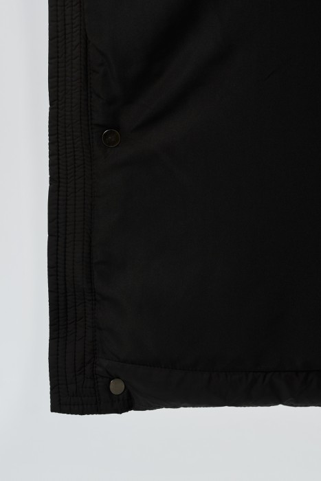 зимняя куртка с капюшоном из россии вид сбоку