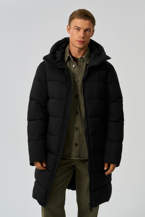 зимняя куртка с капюшоном из россии вид сбоку