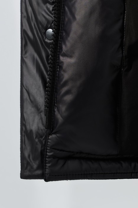 зимняя куртка с капюшоном из россии вид сбоку