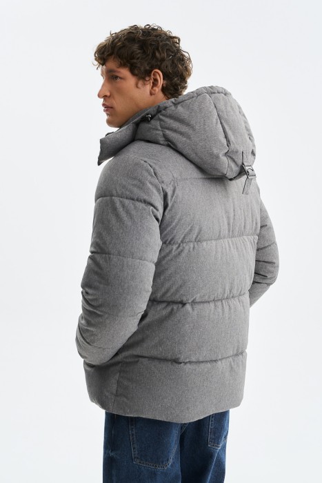 зимняя куртка с капюшоном по цене 3900 руб вид справа