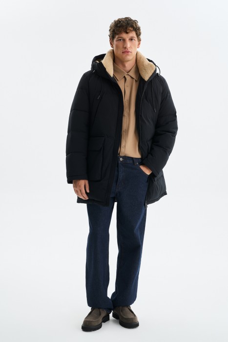 зимняя куртка с капюшоном от бренда снежная королева вид слева