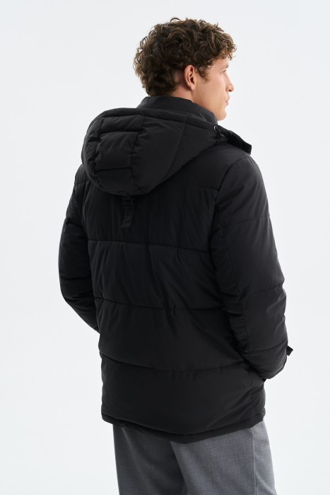 зимняя куртка с капюшоном по цене 4310 руб вид справа