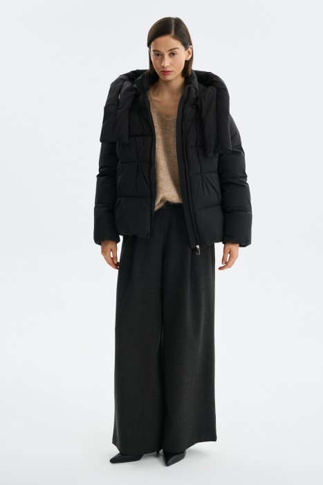 зимняя куртка с капюшоном из россии вид сбоку