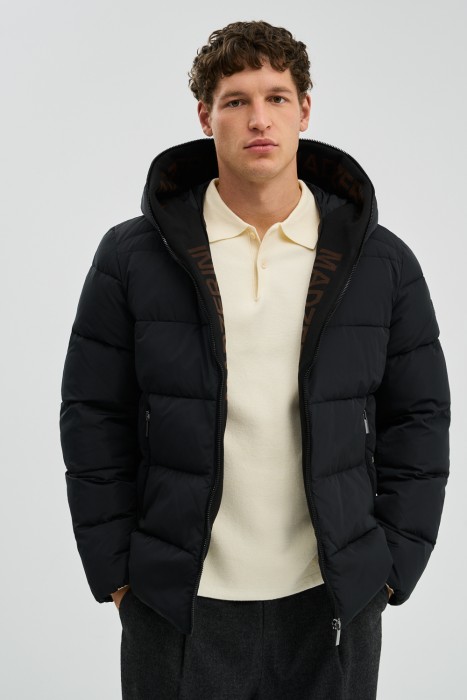 зимняя куртка с капюшоном от бренда снежная королева вид слева