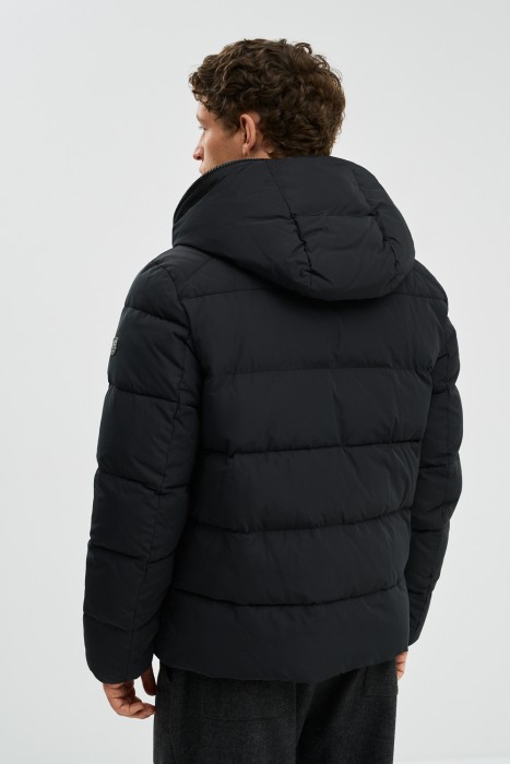 зимняя куртка с капюшоном по цене 12150 руб вид справа