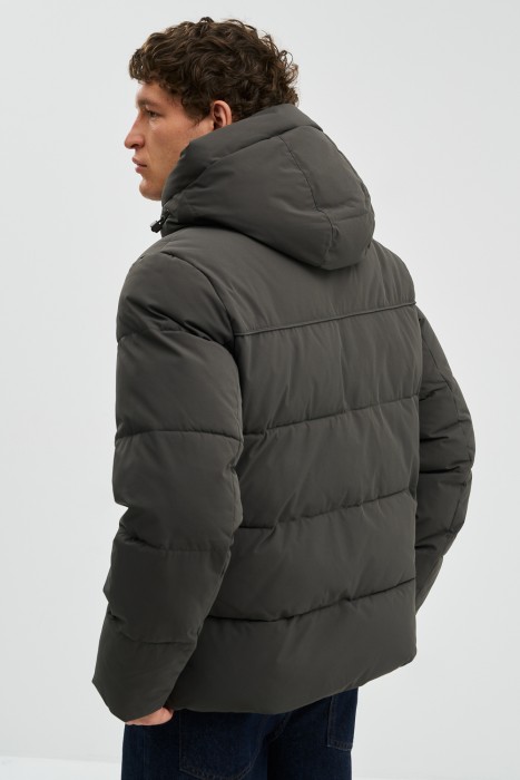 зимняя куртка с капюшоном по цене 5860 руб вид справа