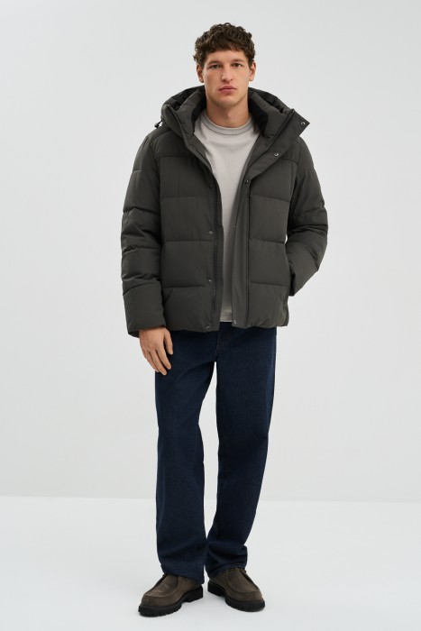 зимняя куртка с капюшоном из россии вид сбоку