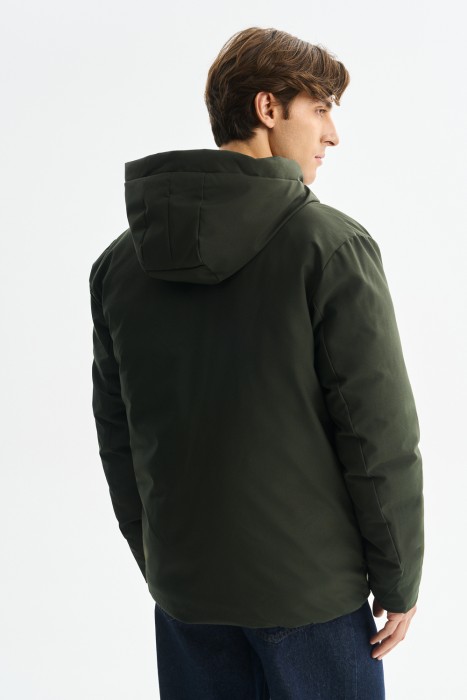 зимняя куртка с капюшоном по цене 3580 руб вид справа