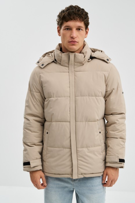 зимняя куртка с капюшоном от бренда снежная королева вид слева