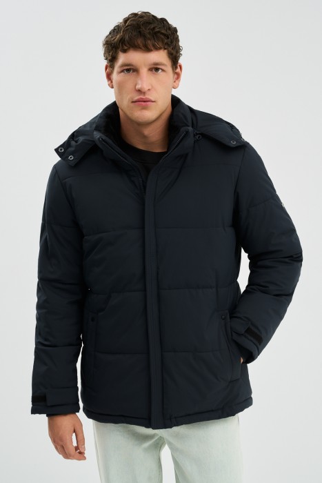 зимняя куртка с капюшоном от бренда снежная королева вид слева