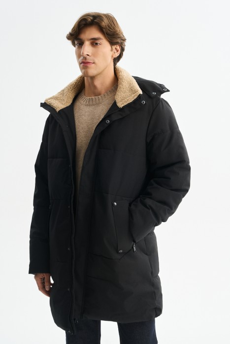 зимняя куртка с капюшоном из россии вид сбоку