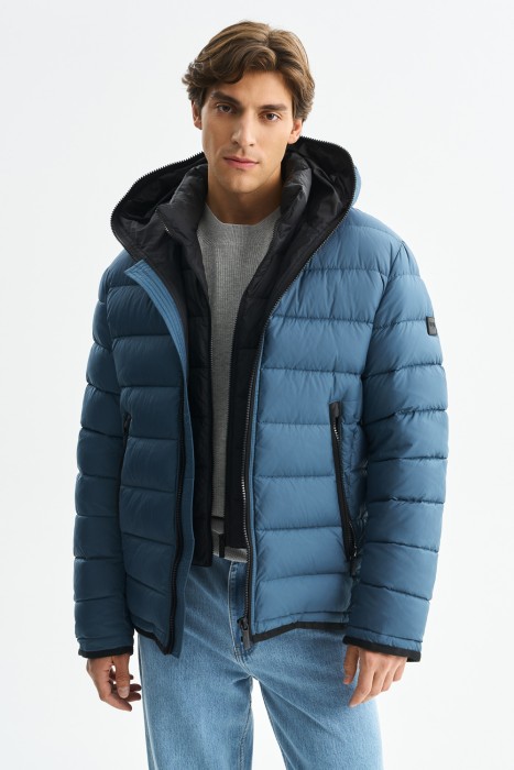 зимняя куртка с капюшоном от бренда снежная королева вид слева