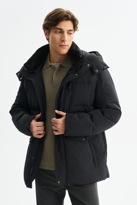 зимняя куртка с капюшоном от бренда снежная королева вид слева