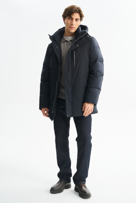 зимняя куртка с капюшоном из россии вид сбоку