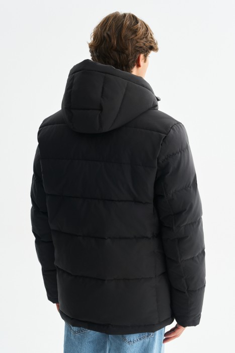 зимняя куртка с капюшоном по цене 6920 руб вид справа