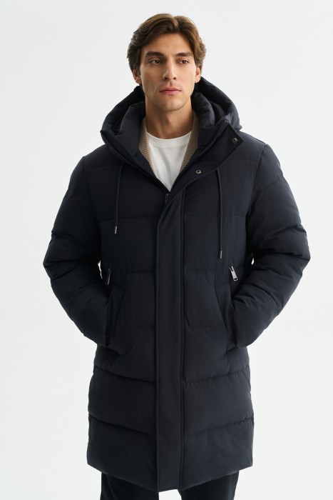 зимняя куртка с капюшоном от бренда снежная королева вид слева