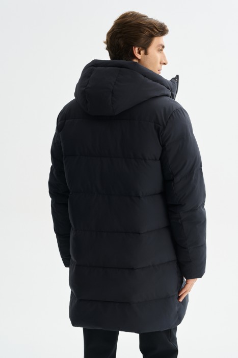 зимняя куртка с капюшоном по цене 5450 руб вид справа