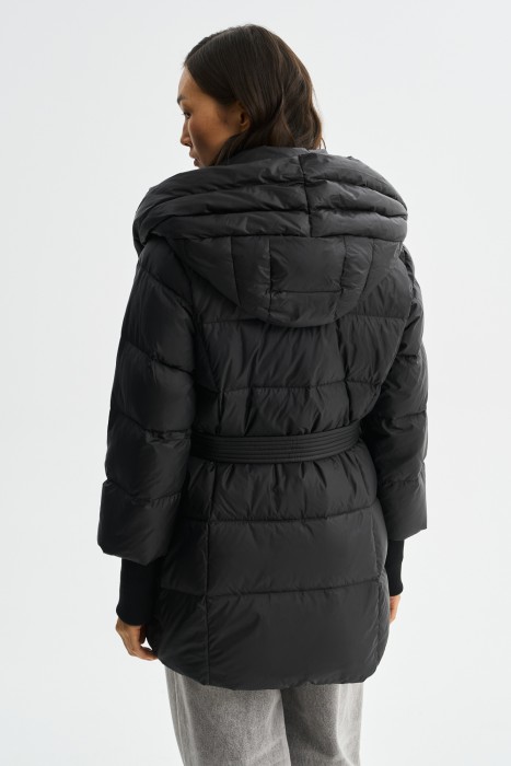 зимняя куртка с капюшоном по цене 10190 руб вид справа