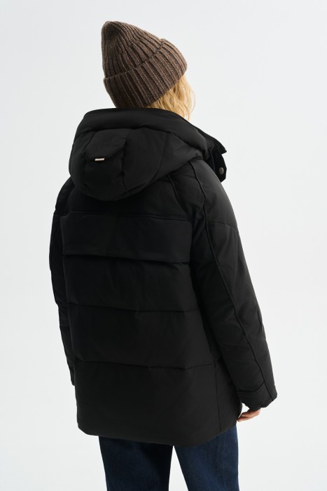 зимняя куртка с капюшоном по цене 7080 руб вид справа