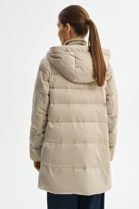 зимняя куртка с капюшоном по цене 8960 руб вид справа