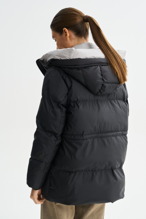 зимняя куртка с капюшоном по цене 13040 руб вид справа