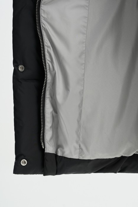 зимняя куртка с капюшоном из россии вид сбоку