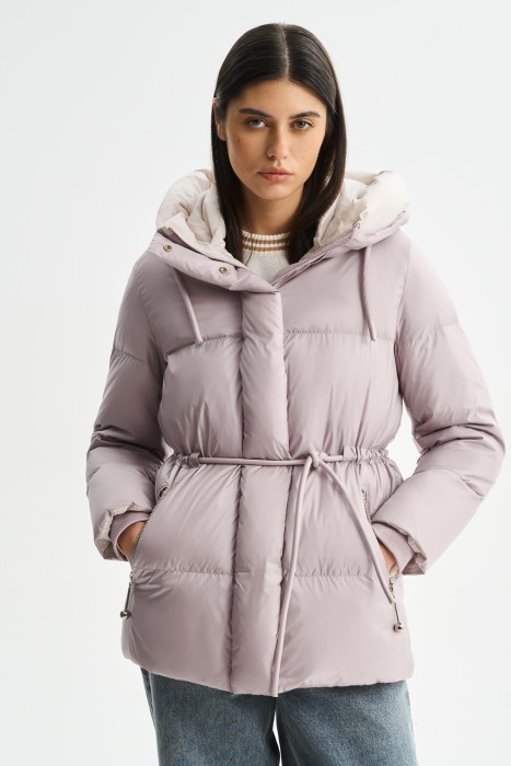 зимняя куртка с капюшоном от бренда снежная королева вид слева