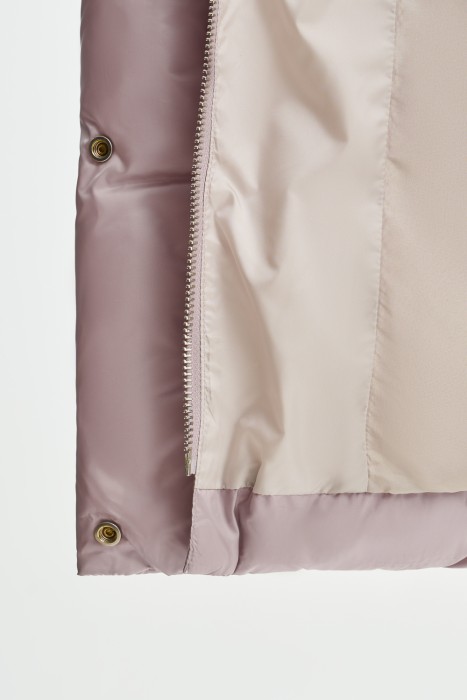 зимняя куртка с капюшоном из россии вид сбоку