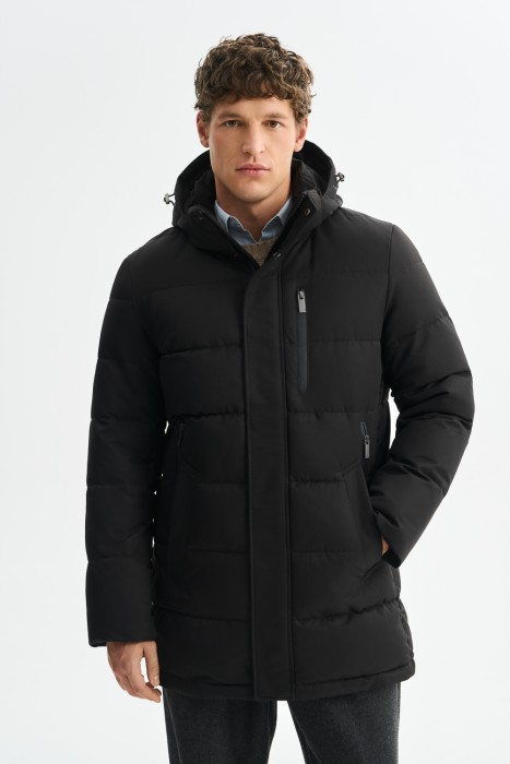 зимняя куртка с капюшоном от бренда снежная королева вид слева