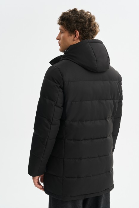 зимняя куртка с капюшоном по цене 5620 руб вид справа