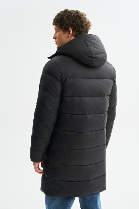 зимняя куртка с капюшоном по цене 3630 руб вид справа