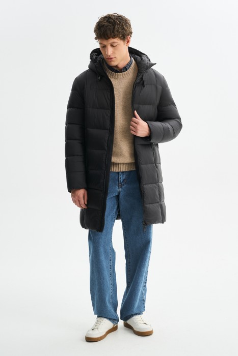 зимняя куртка с капюшоном из россии вид сбоку