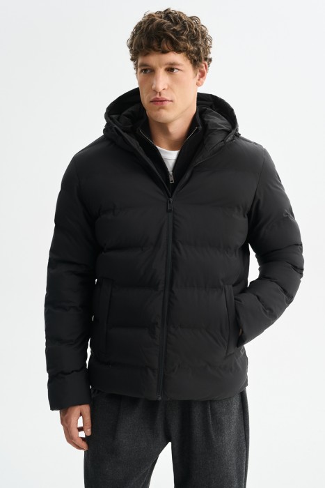 зимняя куртка с капюшоном от бренда снежная королева вид слева