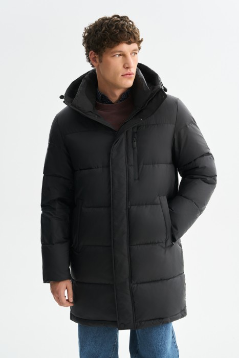 зимняя куртка с капюшоном от бренда снежная королева вид слева