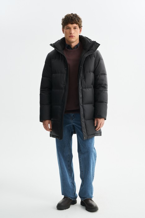 зимняя куртка с капюшоном из россии вид сбоку