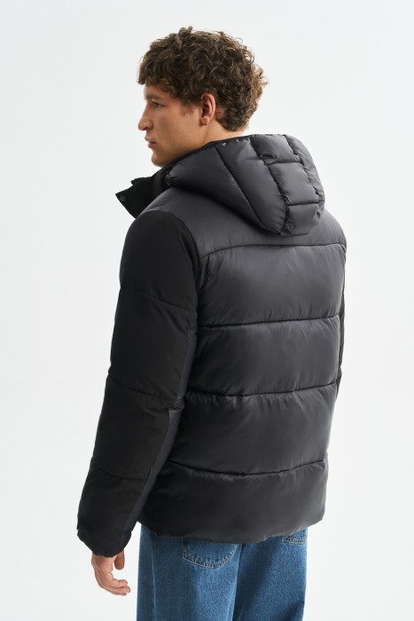 зимняя куртка с капюшоном по цене 3360 руб вид справа