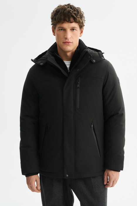 зимняя куртка с капюшоном от бренда снежная королева вид слева