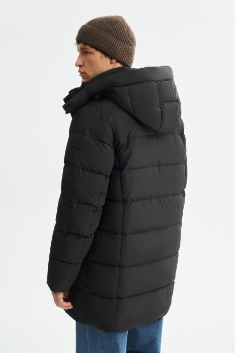 зимняя куртка с капюшоном из россии вид сбоку