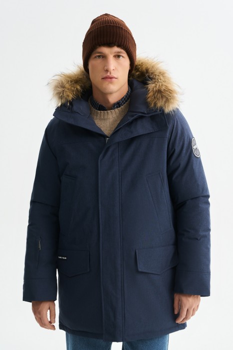 зимняя куртка с капюшоном от бренда снежная королева вид слева