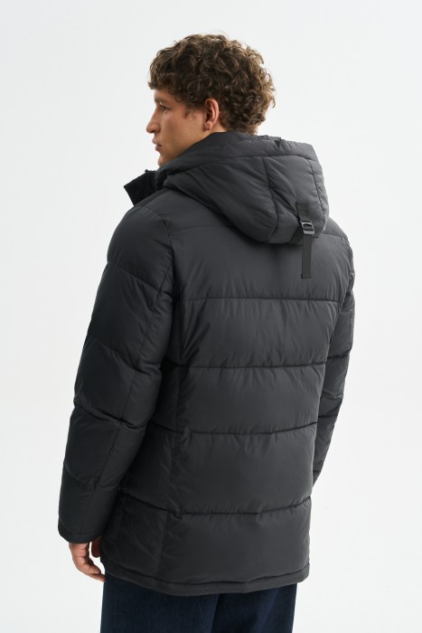 зимняя куртка с капюшоном по цене 4560 руб вид справа