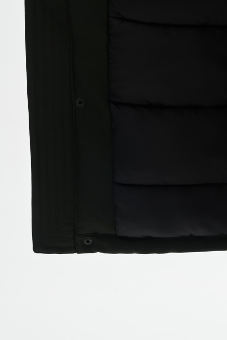 зимняя куртка с капюшоном из россии вид сбоку