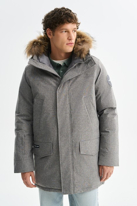 зимняя куртка с капюшоном от бренда снежная королева вид слева