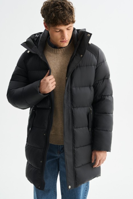 зимняя куртка с капюшоном из россии вид сбоку